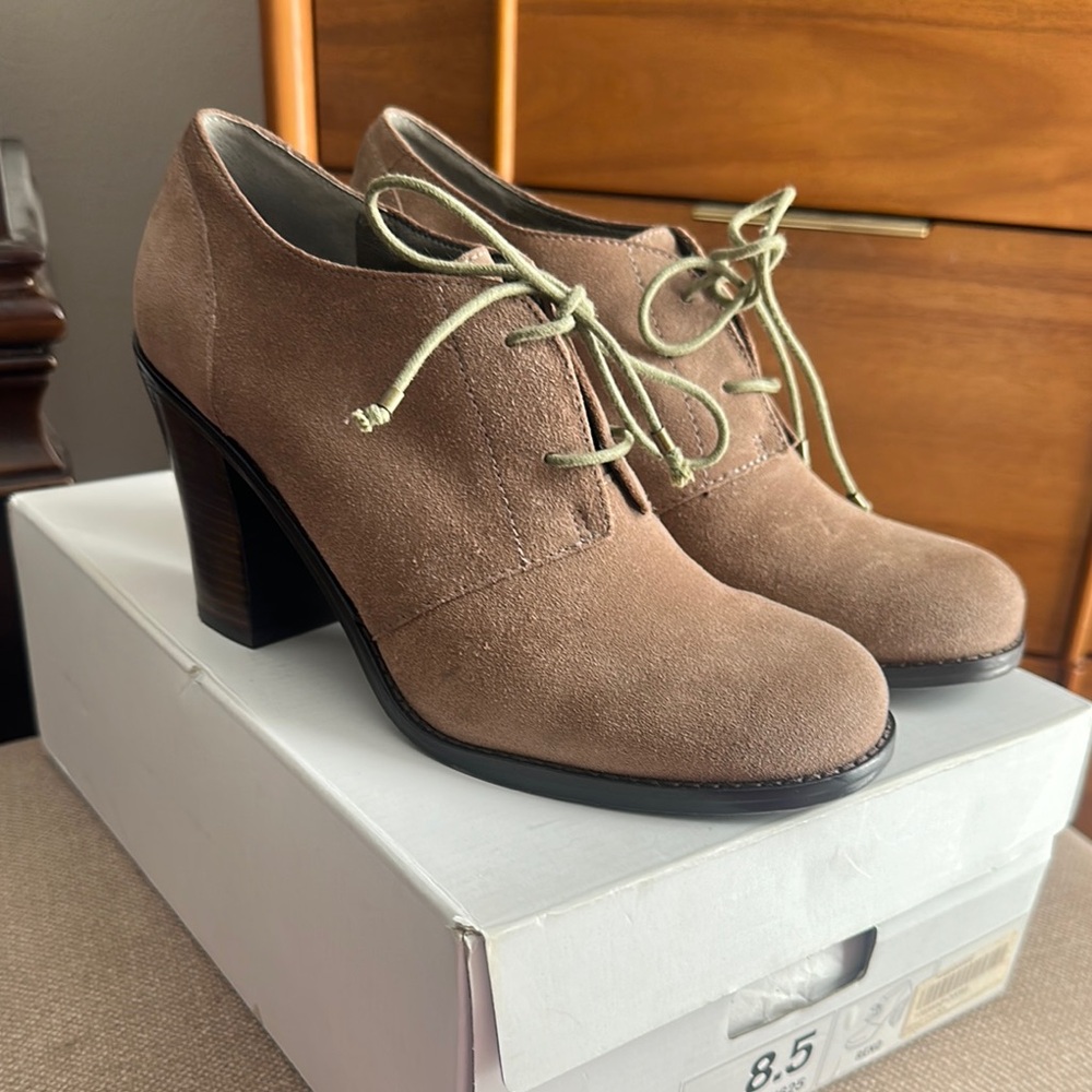 Banana Republic Reno Chuka booties